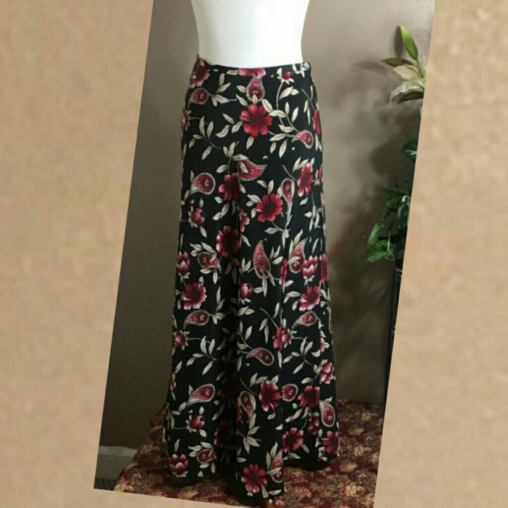 Maxi floral skirt